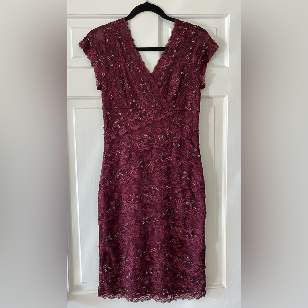 Caché Beaded Lace Burgundy Wine Cap Sleeve V-Neck Bandage Sheath Dress Size 6 - Picture 7 of 7